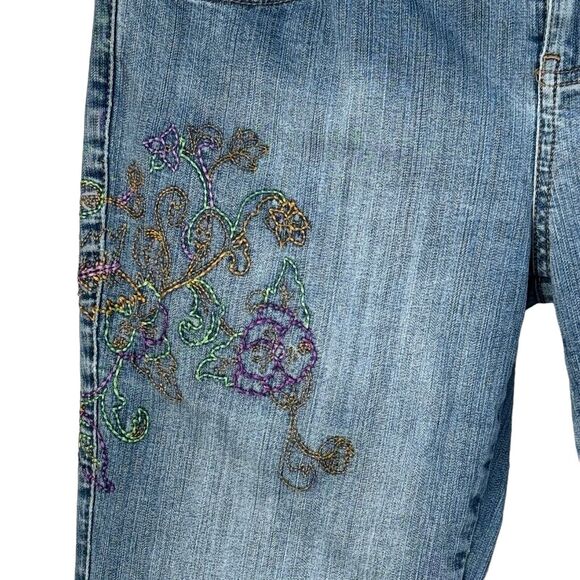 Tommy Jeans Jrs SZ 9 Flare Floral Embroidered Stretch Pocket Zip-Fly Frayed Hems - Picture 2 of 11